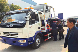 清镇汽车道路救援拖车价格